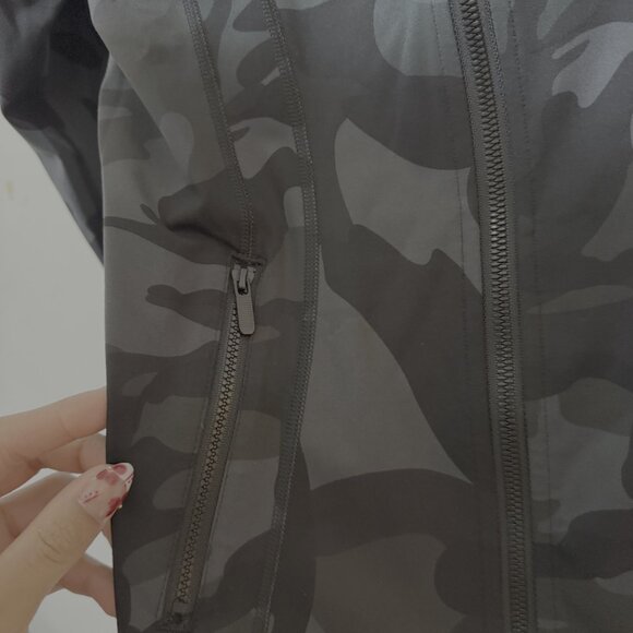 Lululemon Camo Define Jacket Size 8 (medium) - Picture 3 of 5